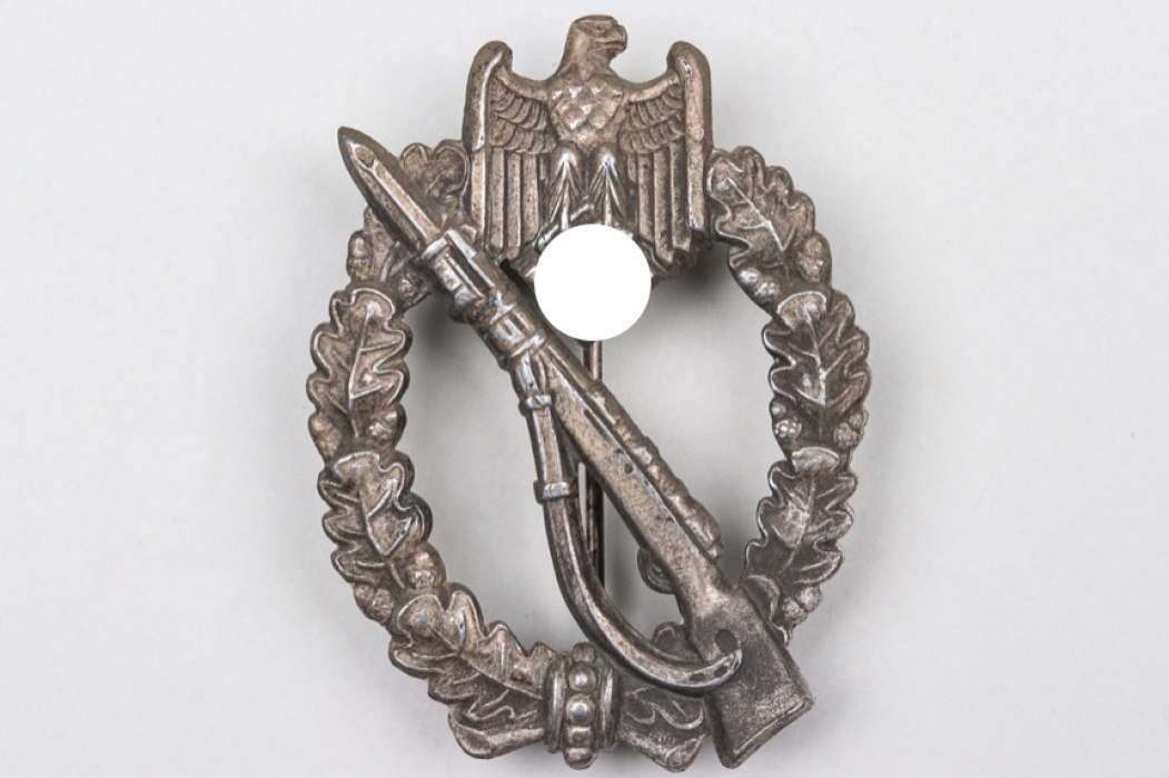 Infantry Assault Badge in silver