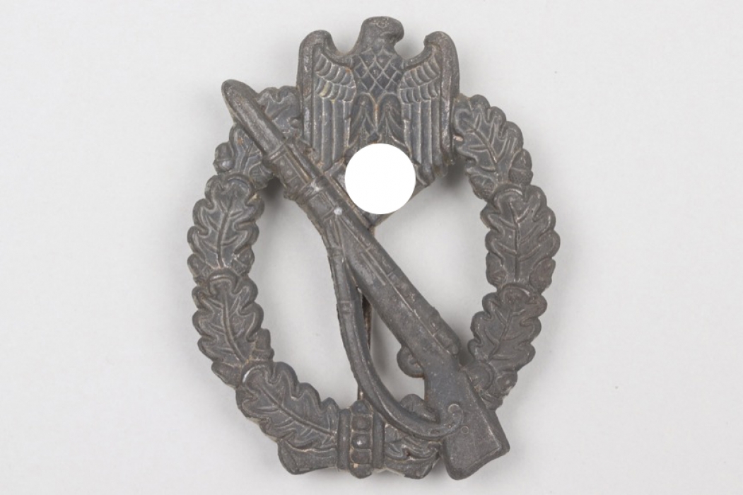 Infantry Assault Badge in silver - hollow