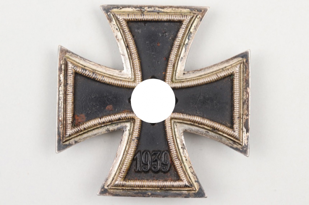 1939 Iron Cross 1st Class "26/2" Juncker / Mayer variant