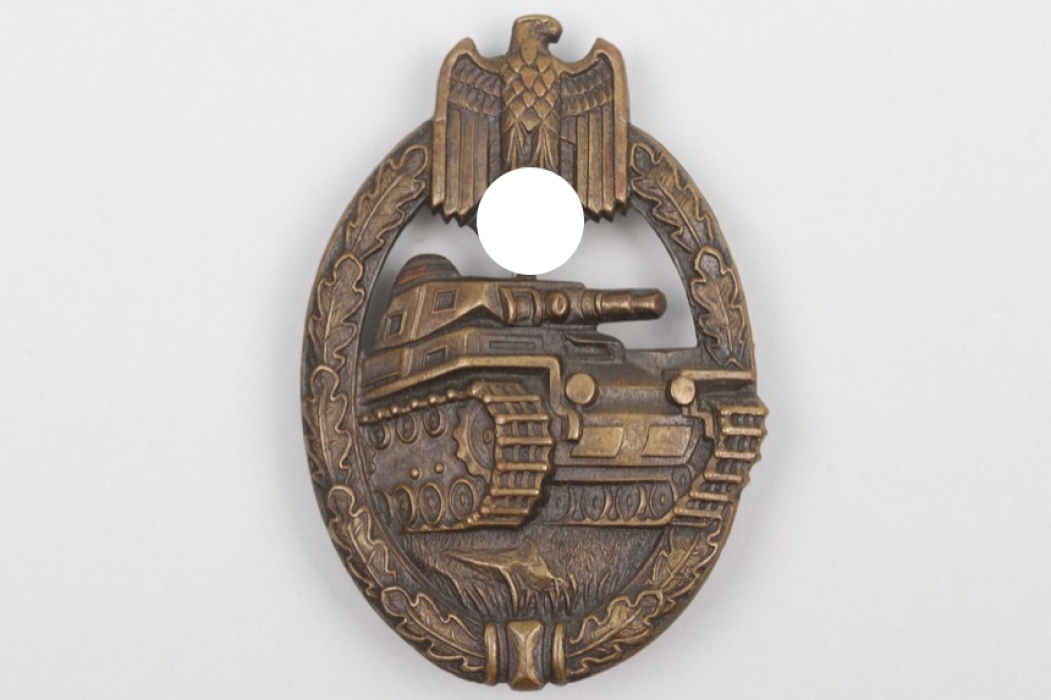 Tank Assault Badge in bronze - hollow