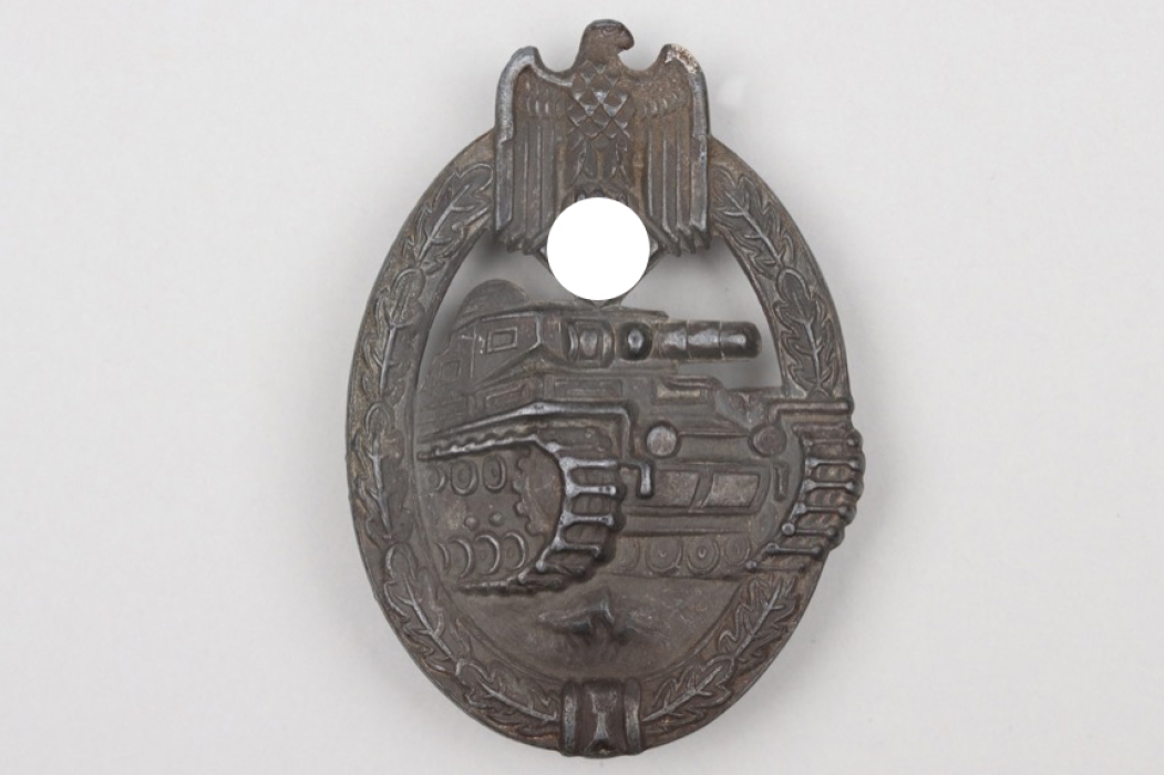 Tank Assault Badge in bronze - hollow