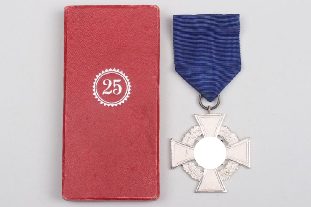 25 years Faithful Service Cross in case