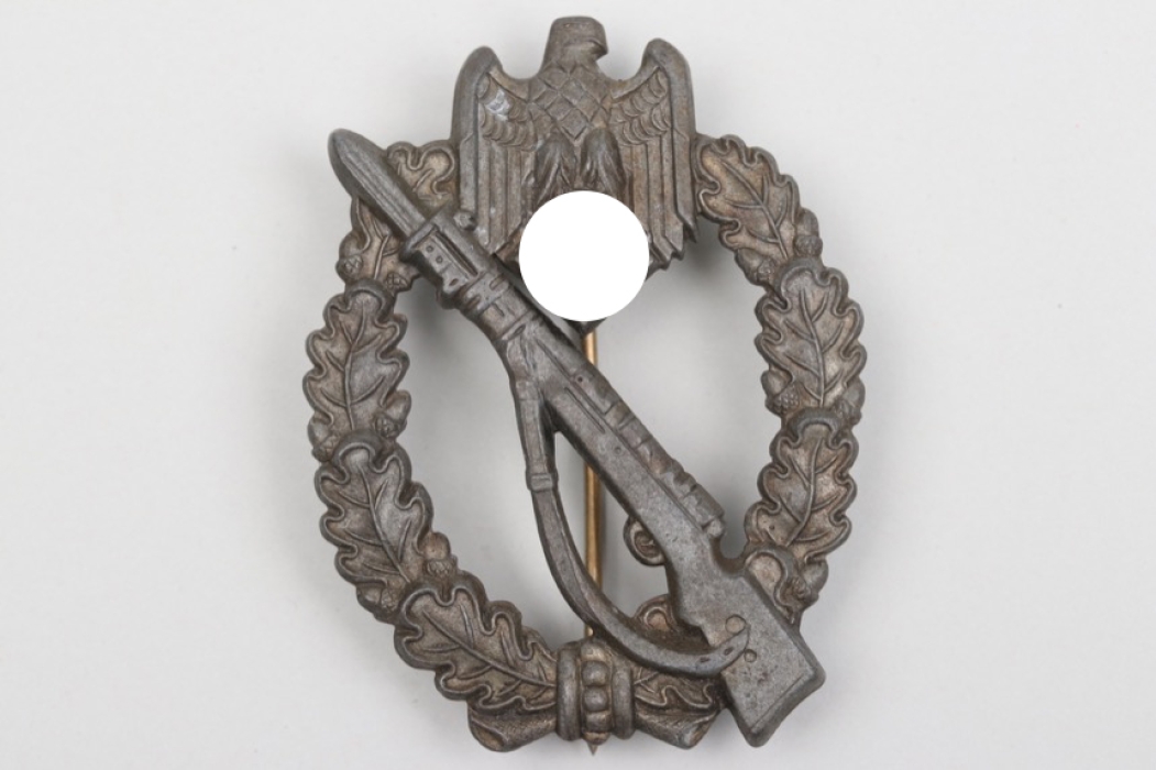 Infantry Assault Badge in bronze