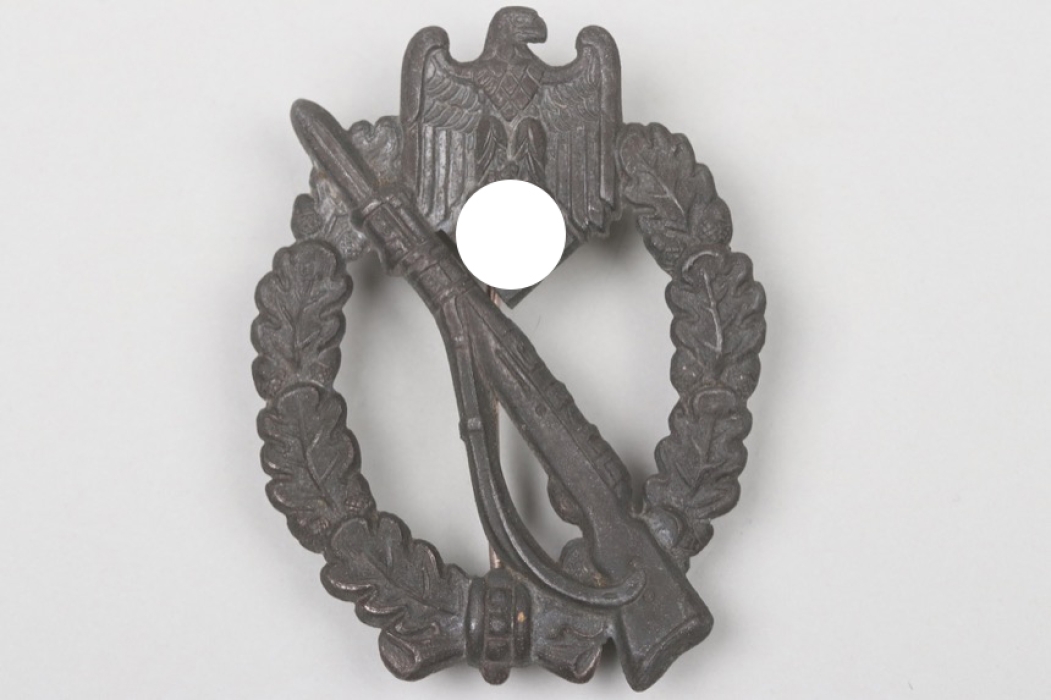 Infantry Assault Badge in silver - semi-hollow