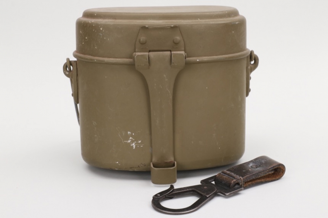 Wehrmacht mess kit "ESB 42" & SS belt loop hook