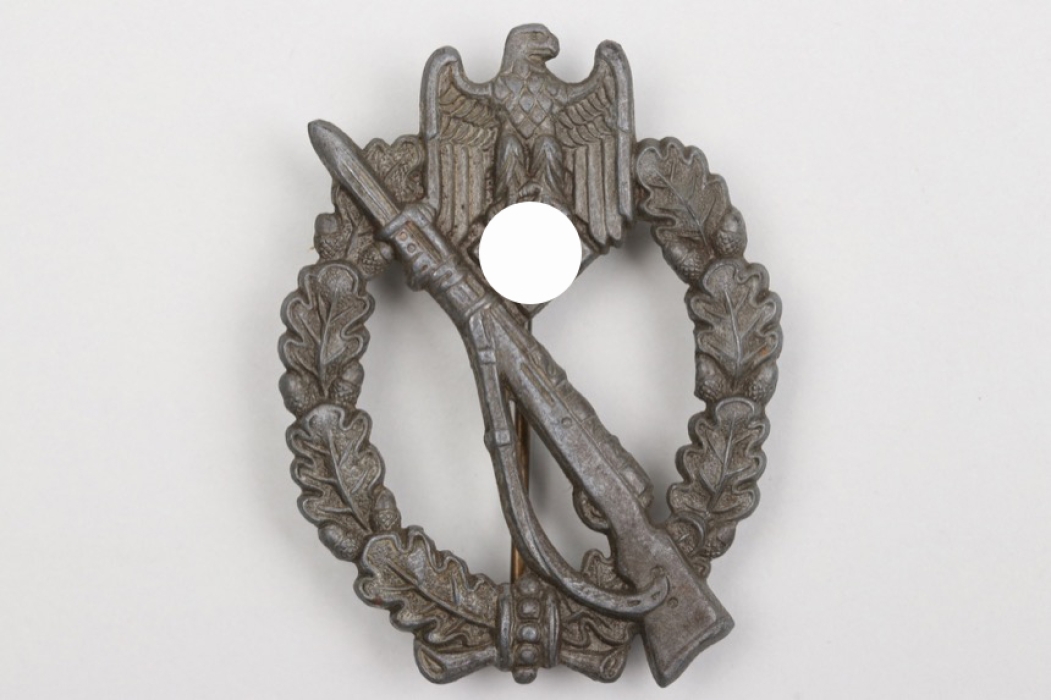 Infantry Assault Badge in silver