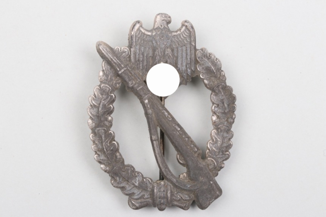 Infantry Assault Badge in silver