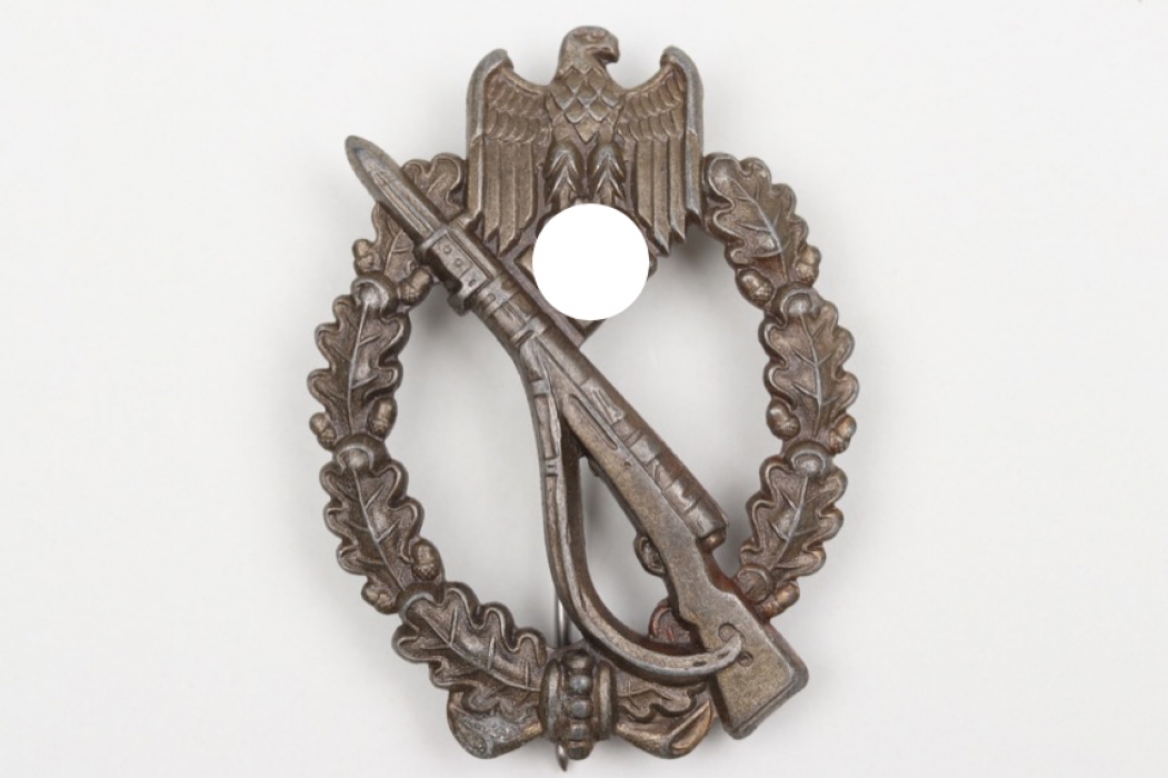 Infantry Assault Badge in bronze