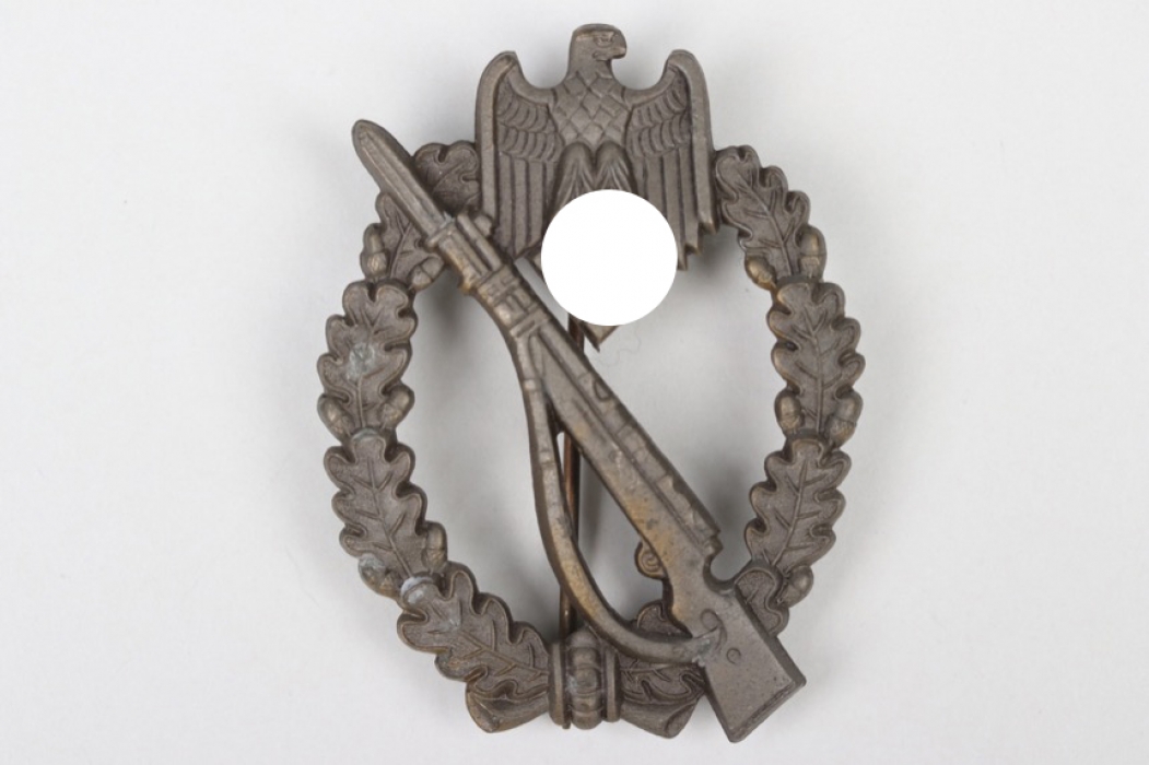 Infantry Assault Badge in bronze