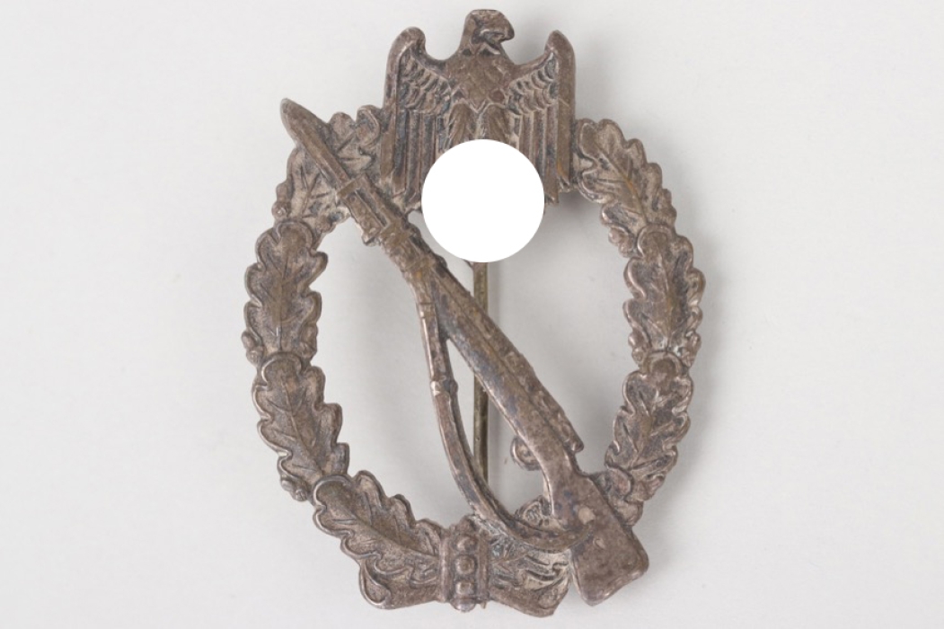 Infantry Assault Badge in silver