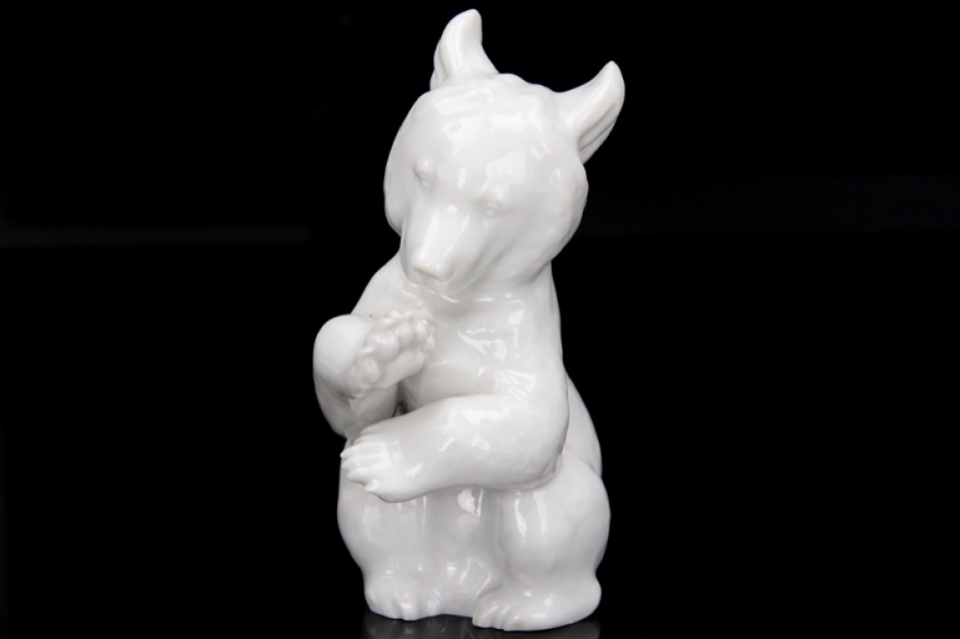 SS Allach - porcelain figure of a 'precatory bear' #5 (Kärner)