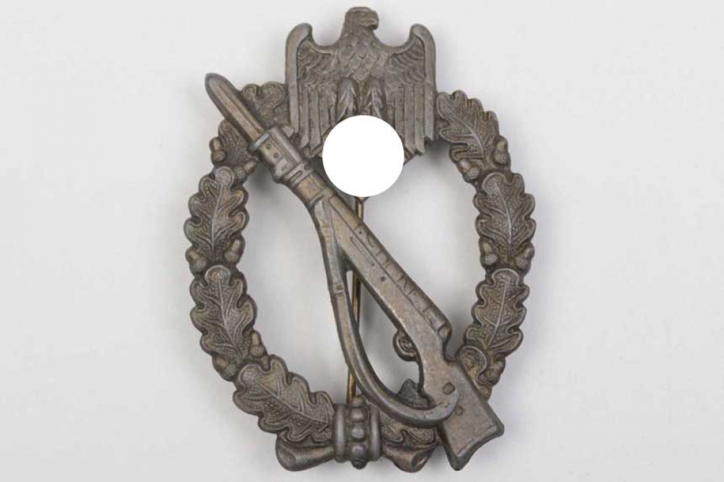 Infantry Assault Badge in bronze