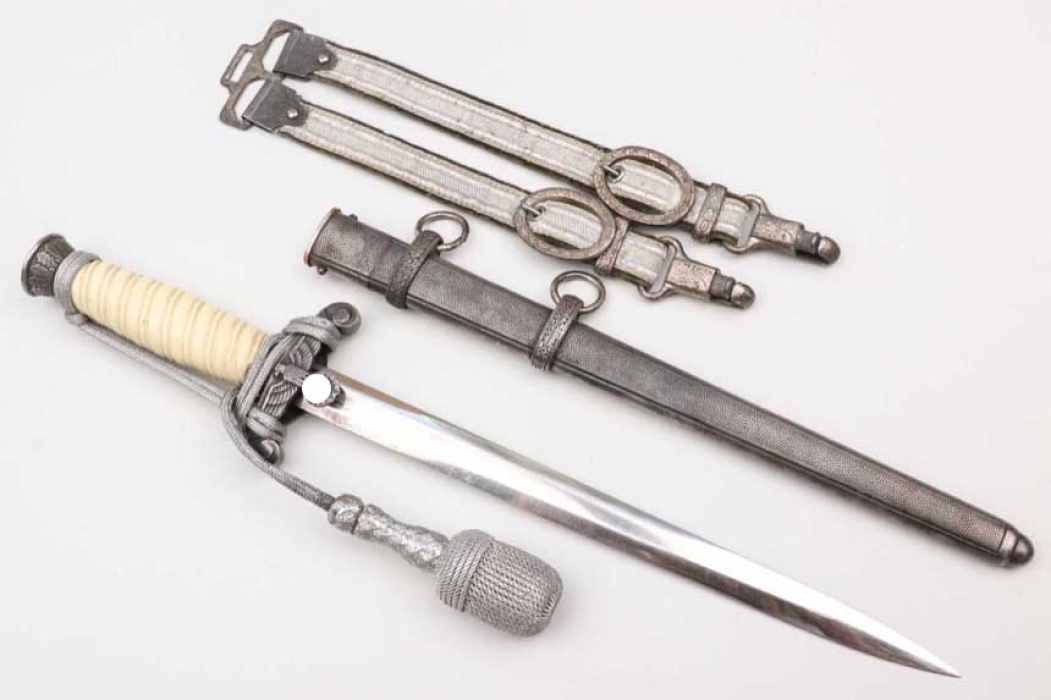 Heer officer's dagger with luxury hangers & portepee