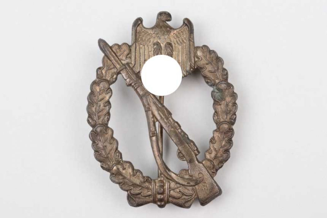 Infantry Assault Badge in silver