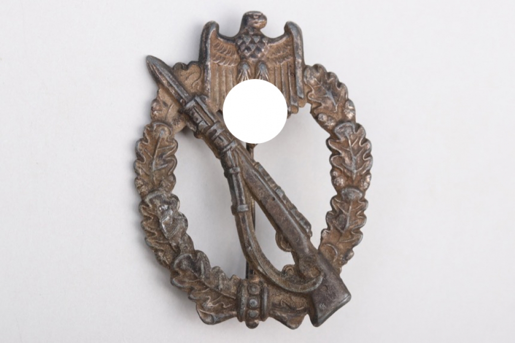 Infantry Assault Badge in silver