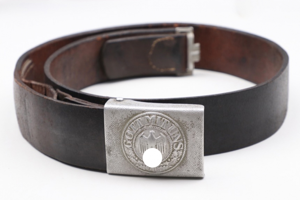 Heer EM/NCO field buckle with leather tab & belt