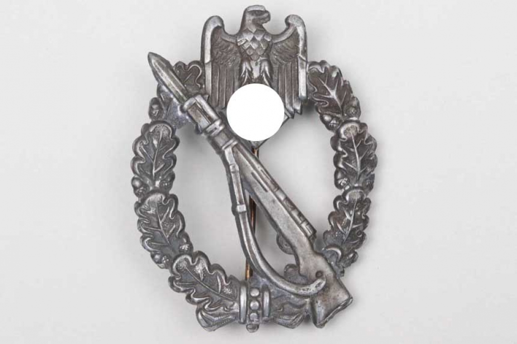 Infantry Assault Badge in silver