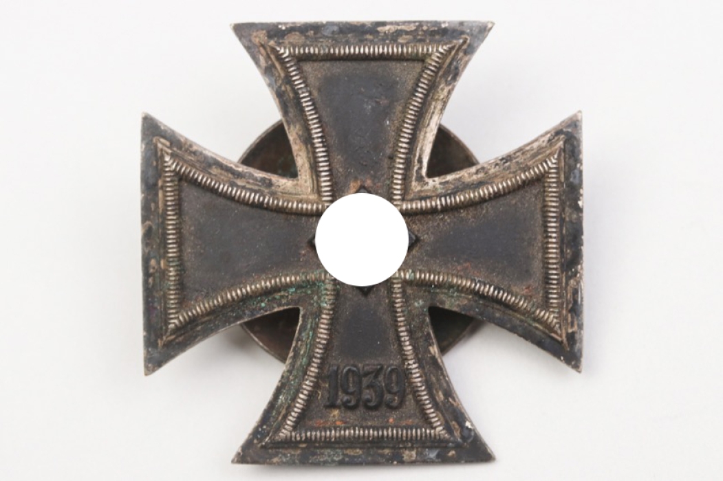 1939 Iron Cross 1st Class on screw-back - L/16