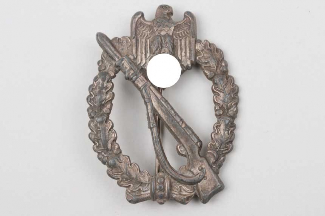 Infantry Assault Badge in silver - semi-hollow