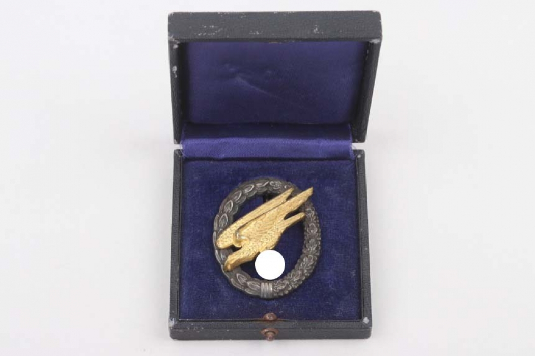 Luftwaffe Paratrooper Badge in case - Juncker