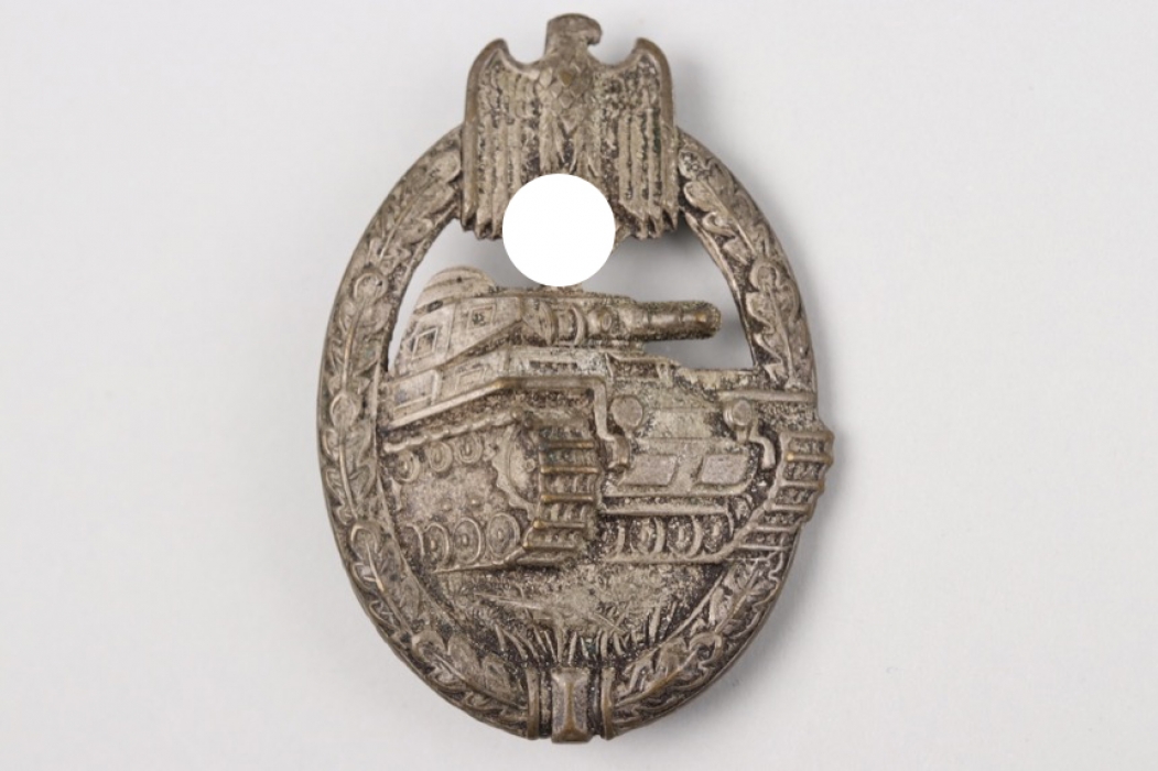 Tank Assault Badge silver - Juncker (hollow, zinc)