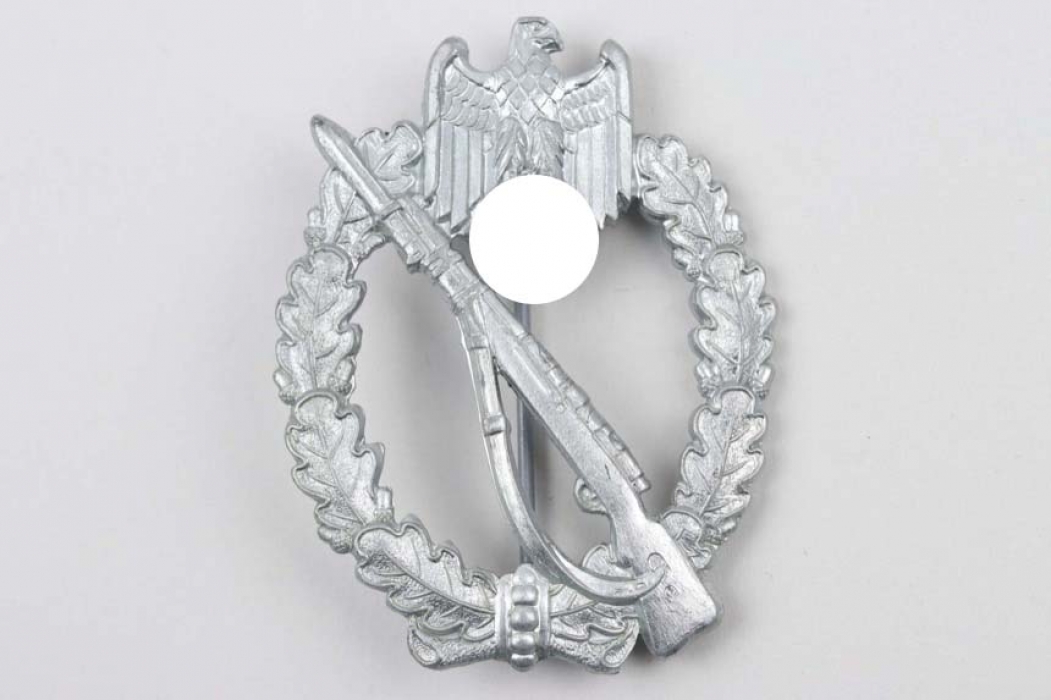 Infantry Assault Badge in Silver - mint