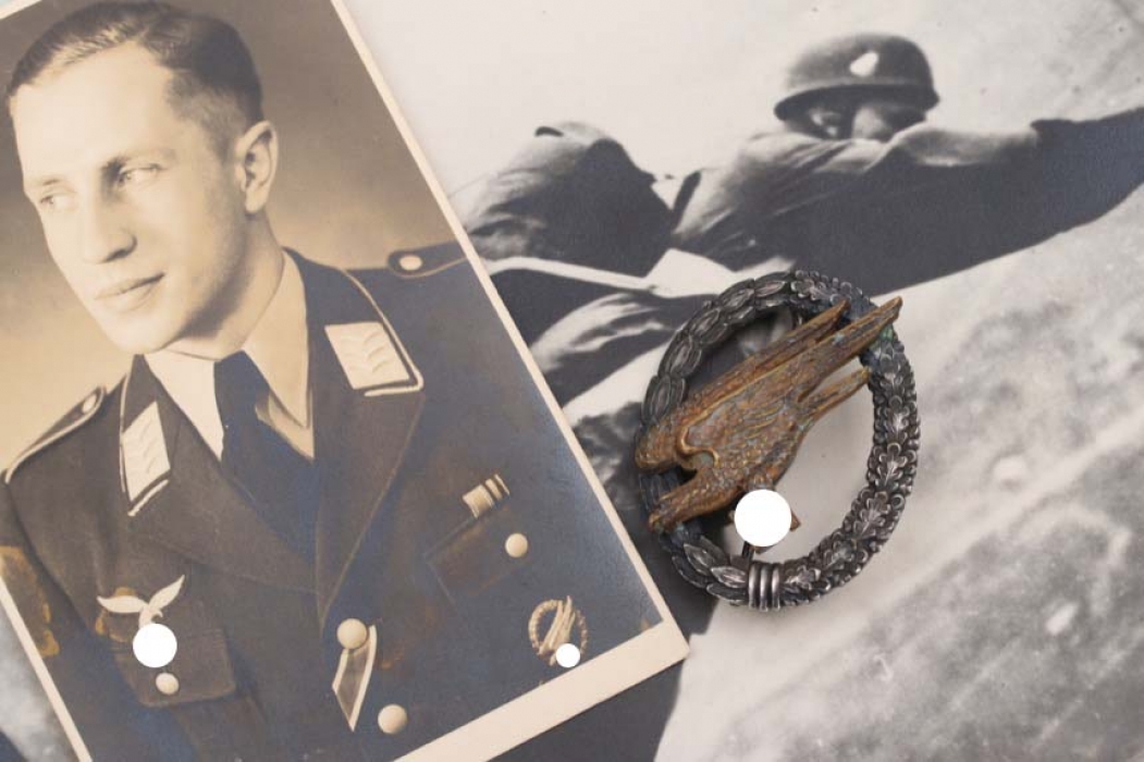 Luftwaffe Paratrooper Badge "J2" with two photos - Juncker