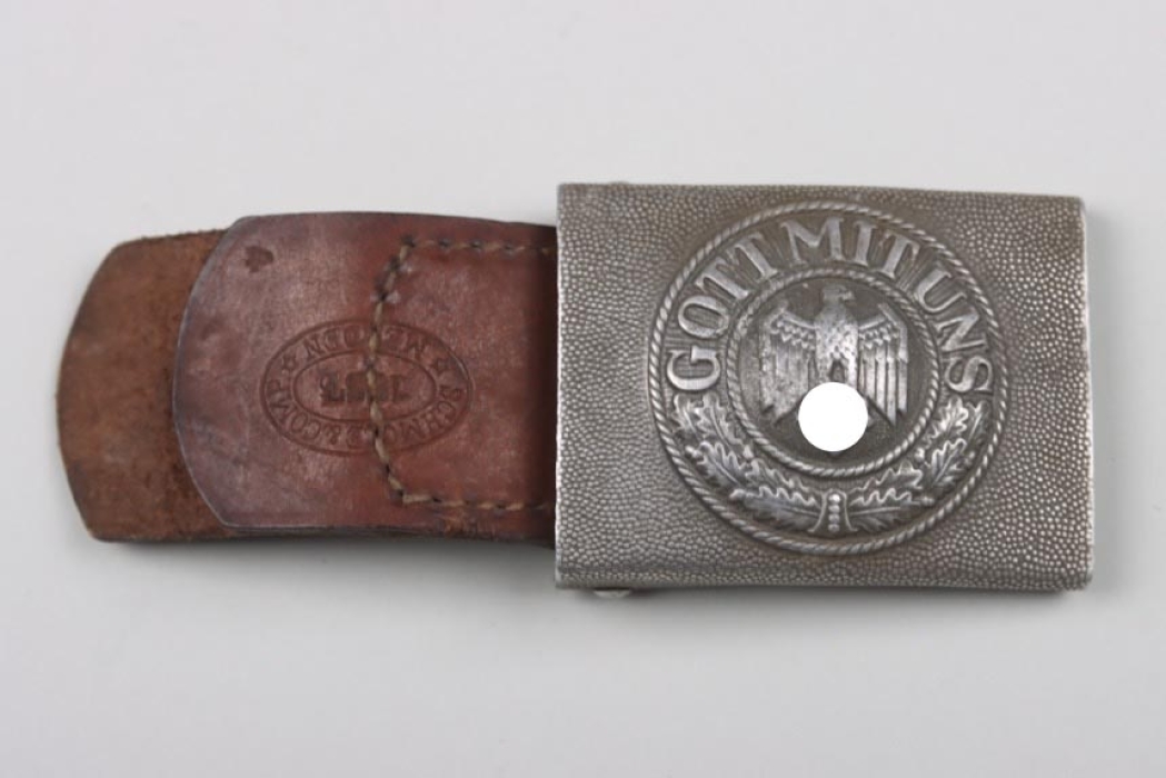 Heer EM/NCO field buckle with leather tab - Schmöle