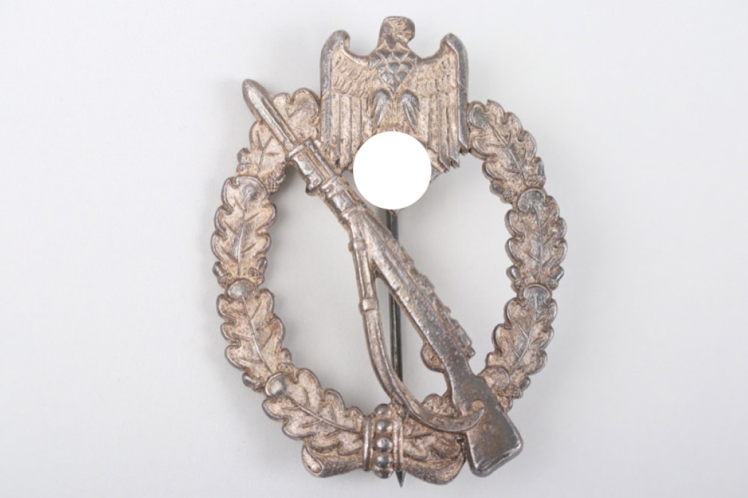 Infantry Assault Badge in Silver - Deschler