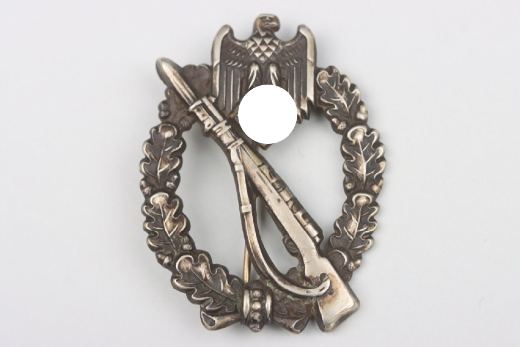 Infantry Assault Badge in Silver - Juncker