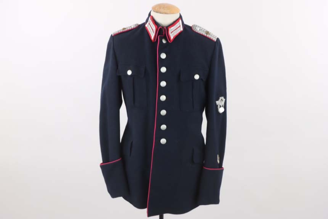 Fire brigade tunic for a leader