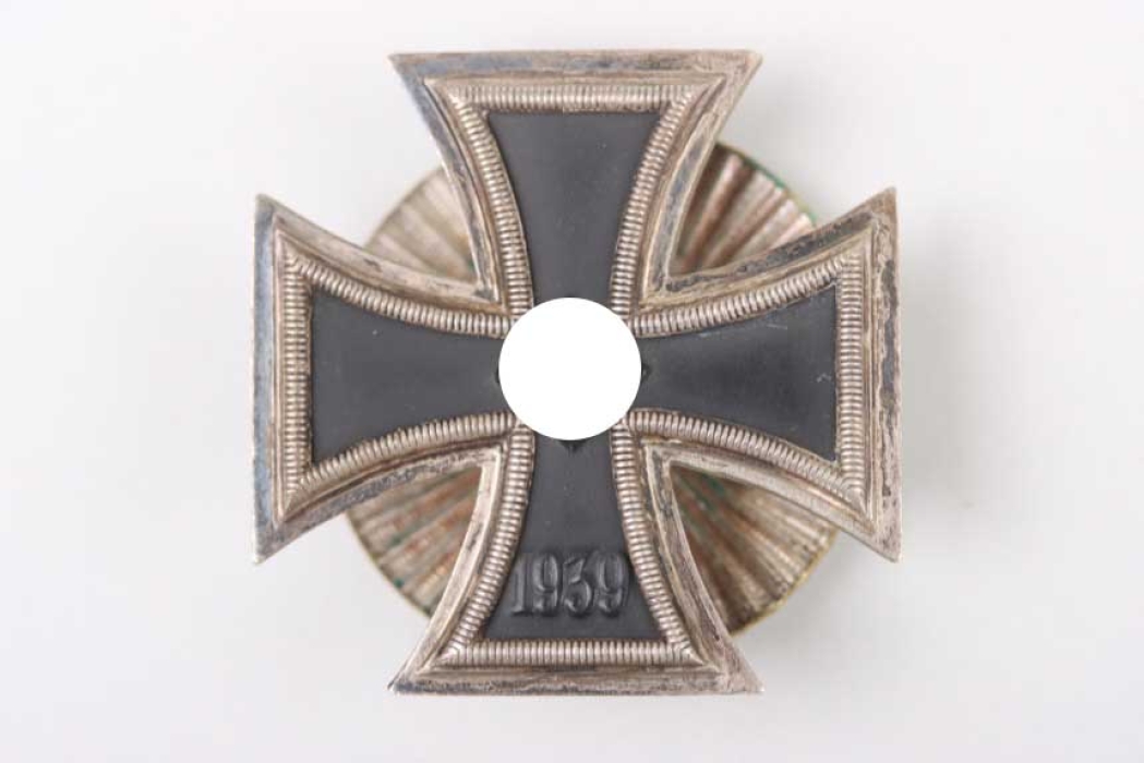 1939 Iron Cross 1st Class on screw-back - L59