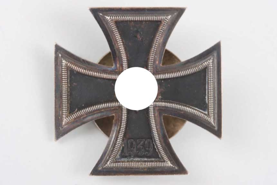 1939 Iron Cross 1st Class L/54 screwback