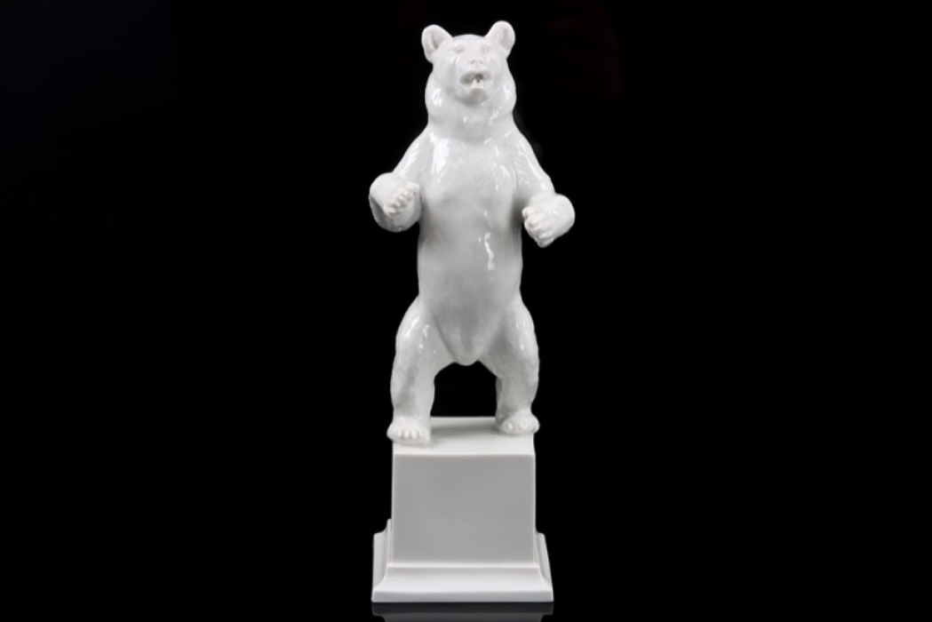 Allach - standing bear on a pedestal (no. 7)