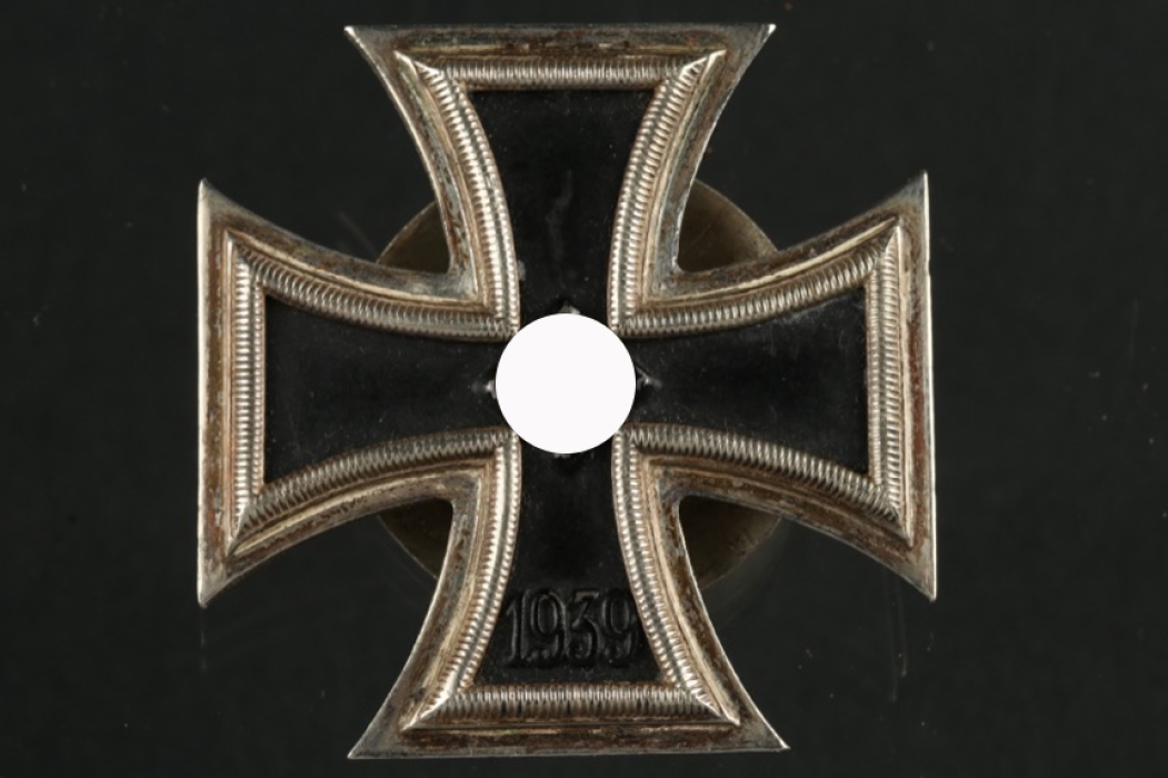 Screw-back 1939 Iron Cross 1st Class - L/58