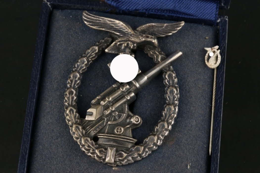 Luftwaffe Flak Badge in case - Juncker