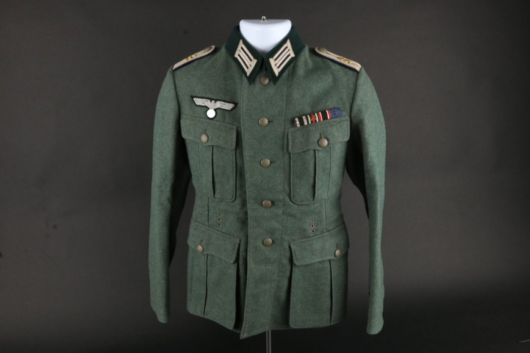 Heer M36 field tunic of an Assistenzarzt