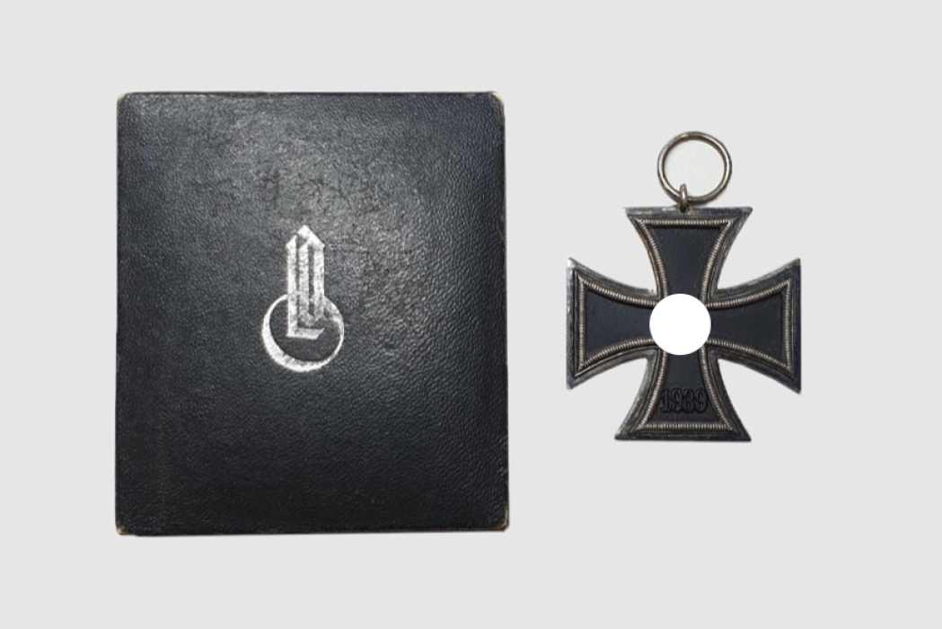 1939 Iron Cross 2nd Class in LDO case - round "3"